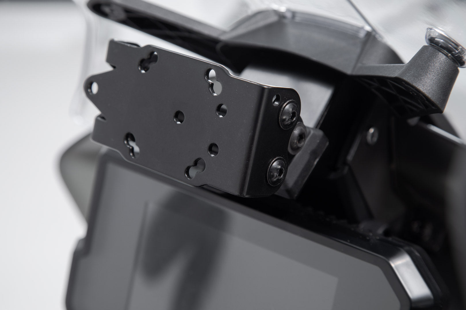 GPS COCKPIT MOUNT SW MOTECH REMOVABLE, SHOCK-ABSORBENT GPS DEVICE HOLDER