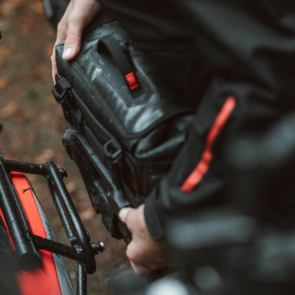 SYS BAG WATERPROOF SW MOTECH WITH ADAPTERPLATE LEFT FOR SLC SIDE CARRIER