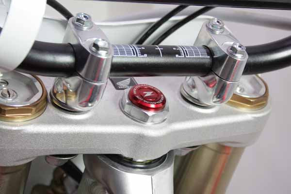 ZETA Stem Cap DF-ZE58-4130 fitted on a CRF450R