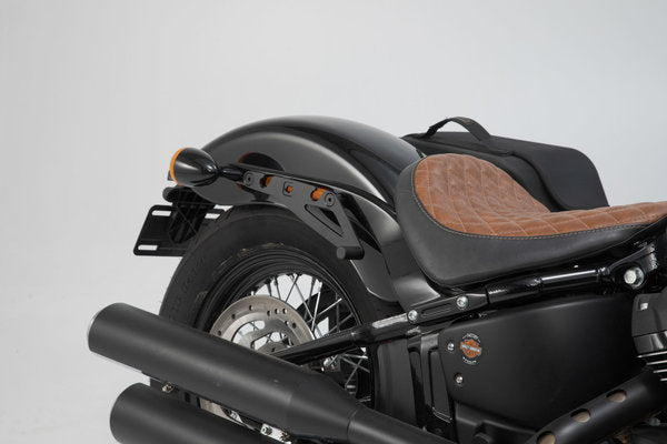 LEGEND GEAR SIDE BAG SYSTEM LH2/LH1 SW MOTECH 25.5/19.5L SOFT TAIL STRBOB (17-) STANDARD (20-)