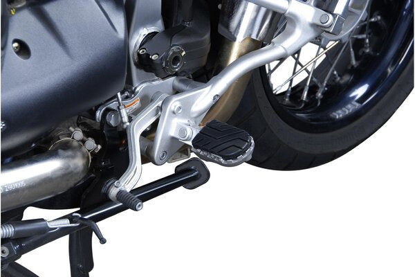 FOOTREST KIT  MADE FROM CORROSION RESISTANT CAST STAINLESS STEEL WITH REMOVABLE RUBBER PAD
