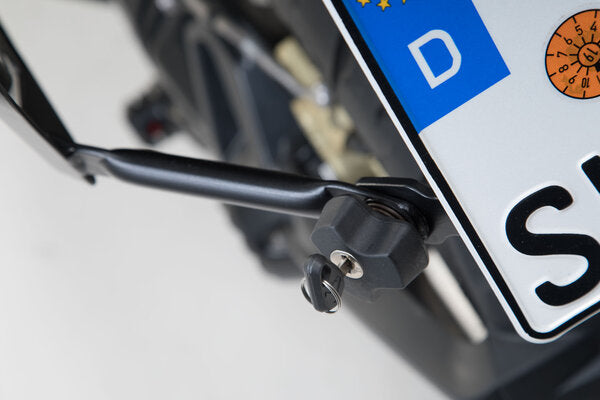 ANTI-THEFT PROTECTION FOR SW MOTECH PRO SIDE CARRIER. QUICK-LOCK FUNCTION. 2 MATCHING LOCKS, 2 KEYS.