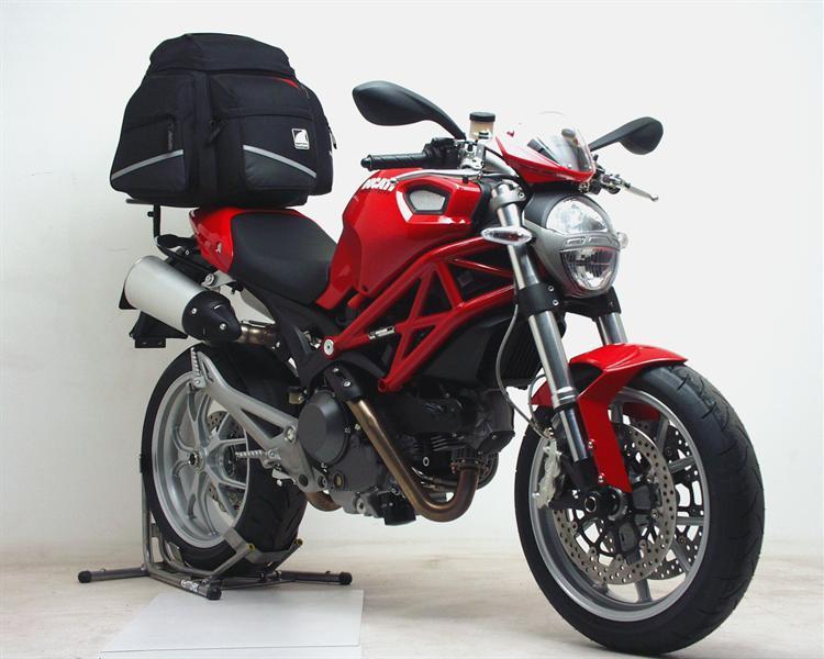 Ducati 1100 Monster (09)